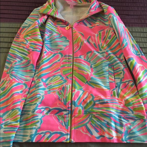 💗SOLD💗 Lilly Pulitzer Shellabrate Reagan Zip Up - Picture 2 of 2