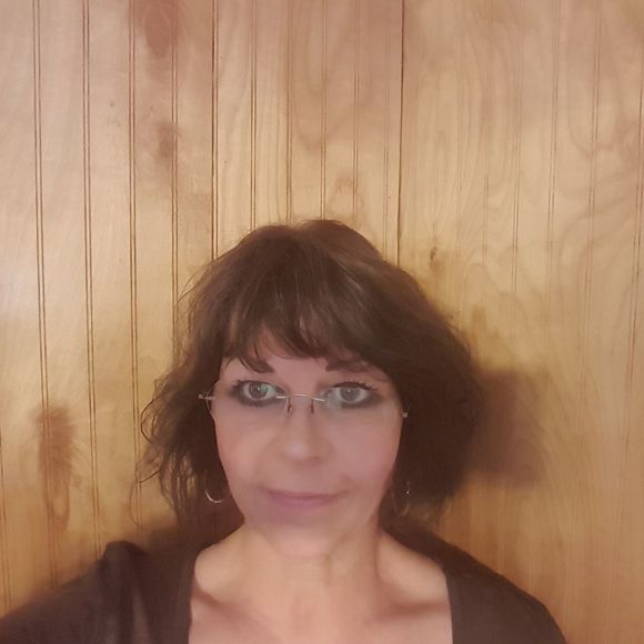 Meet your Posher, Janita - Picture 1 of 1