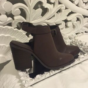 Forever21 Cutout faux leather booties, Brown, 8.5