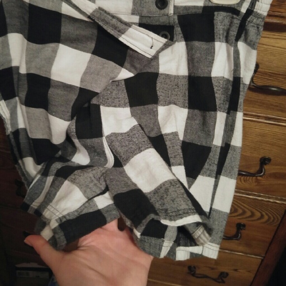 🔵 Vintage Plaid Flannel Skort | Black & White - Picture 2 of 3