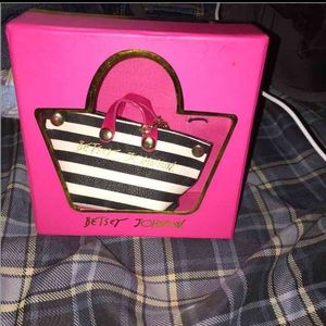 Betsey Johnson coin holder/charm