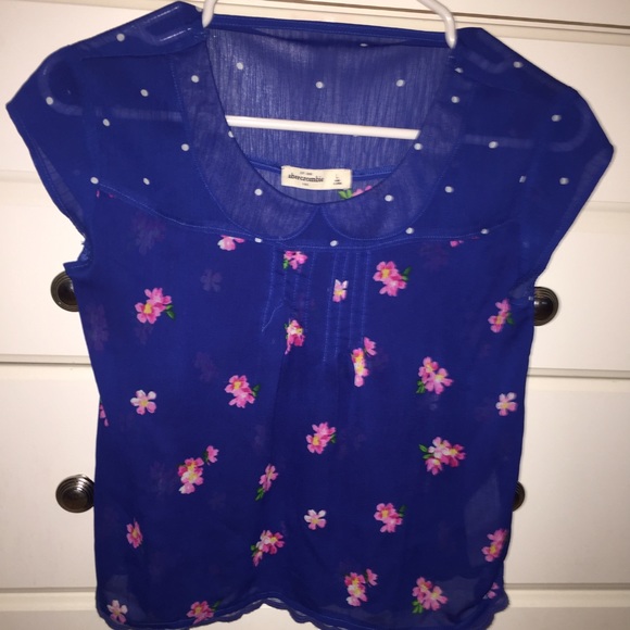 Stylish, blue, flowery Abercrombie kids shirt.