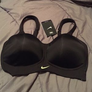 New Nike Pro Hero Sports Bra 38DD