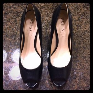 Guess black peep toe pump