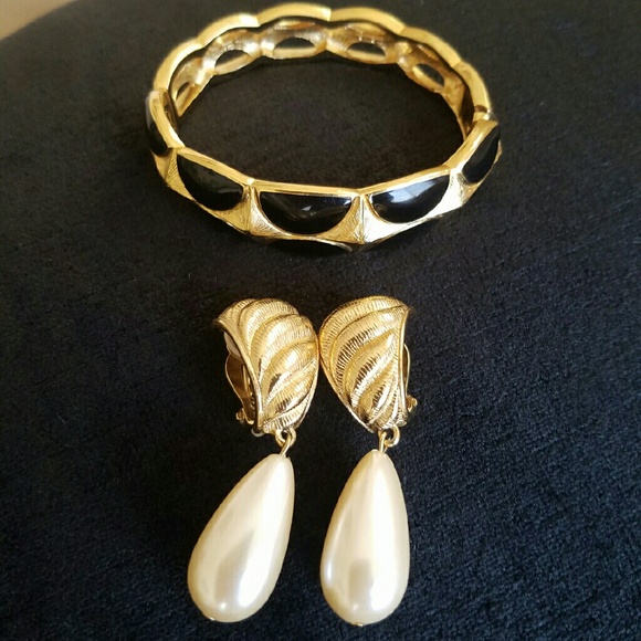 Costume Jewelry Earings/Necklace Set