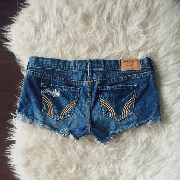 Hollister low rise denim shorts - Picture 2 of 3