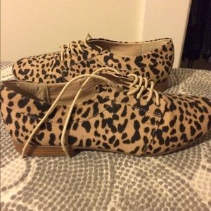 Leopard gap shoes