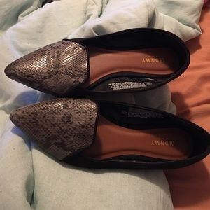 Old navy pointy flats