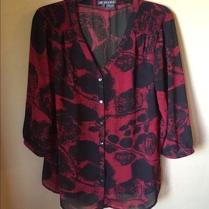 PRICE DROP ☀️ S/I STUDIO - Black & Red print top