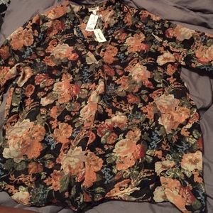 Gorgeous Floral Sheer Top size 3xl