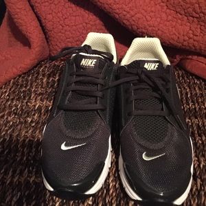 Nike Tennis Shoes