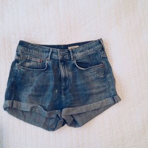 High wasted Daisy Dukes