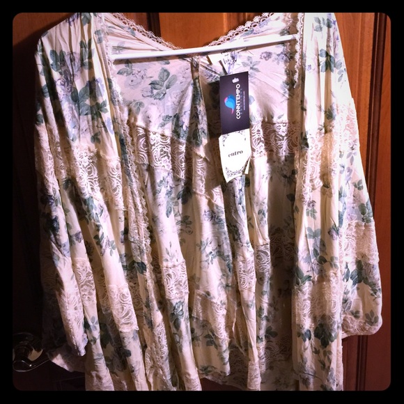 Floral kimono. Entro brand.