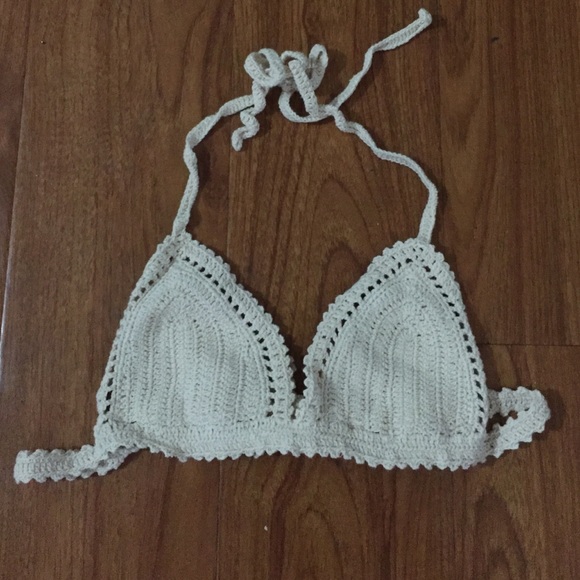 Bikinis - Picture 2 of 4