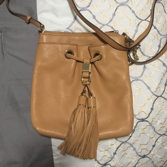 Authentic Michael Kors cross body /FLASH SALE 🚨