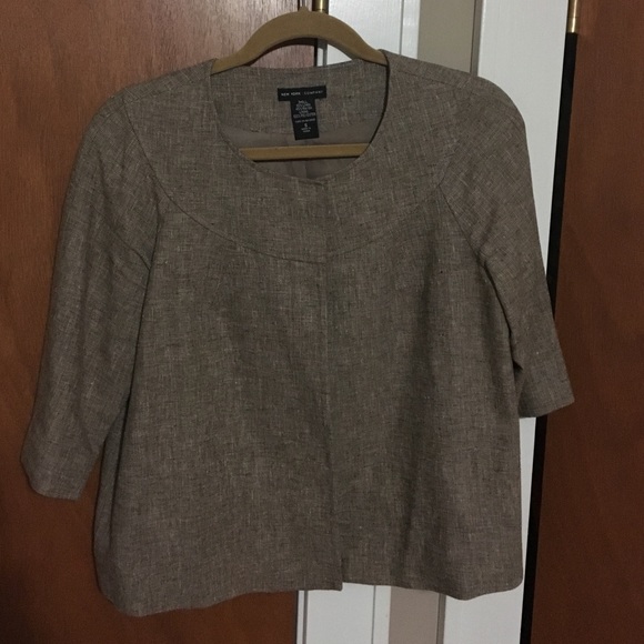 Cropped brown blazer