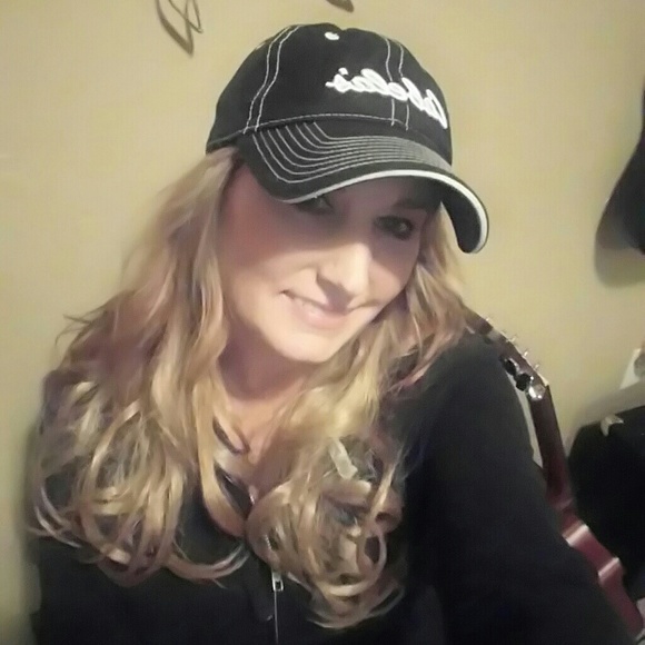 Meet your Posher, Shannon - Picture 2 of 2