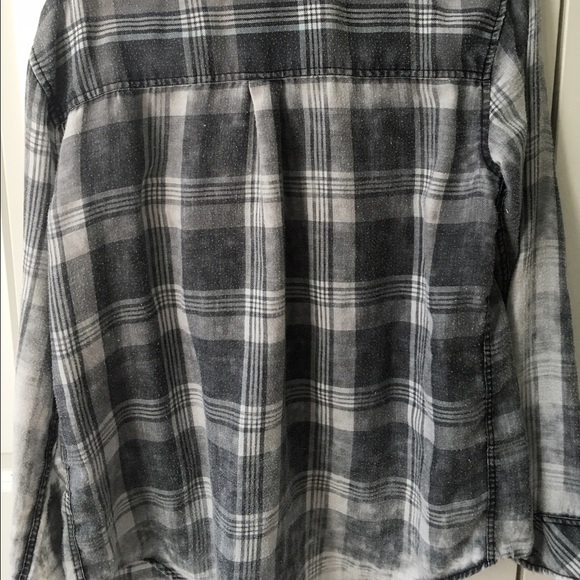 Gray faded flannel - Picture 2 of 2