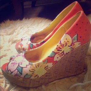 Platform open toe Sandals. Must bundle