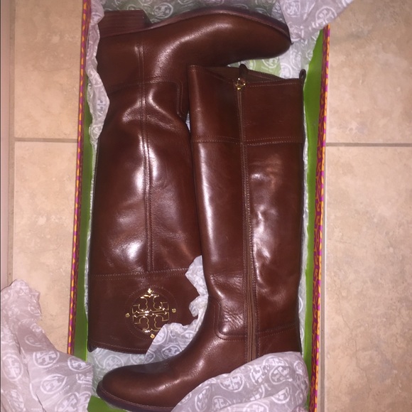 Tory Burch Kiernan Boot in Almond Size 8