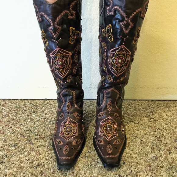 Cowgirl Boots, Fancy hand-beaded - Picture 2 of 4
