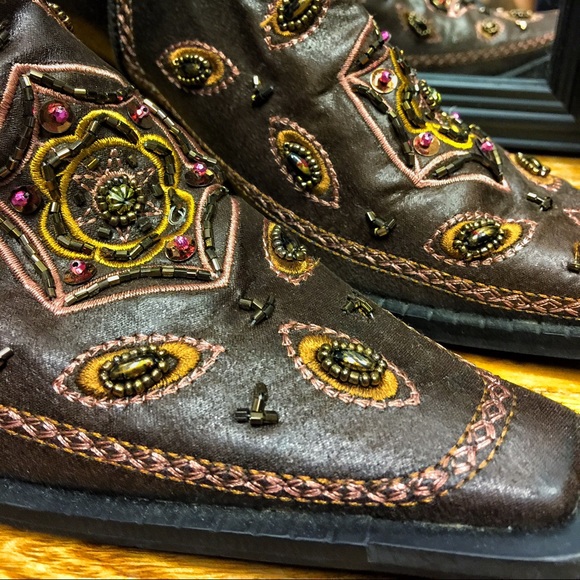 Cowgirl Boots, Fancy hand-beaded - Picture 4 of 4