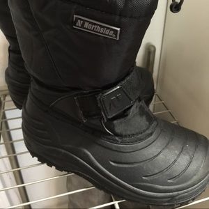 Size 13 kids snow boot