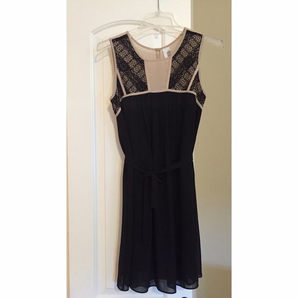 Lace detail dress