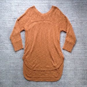 ⭐️SOLD⭐️high-low sweater