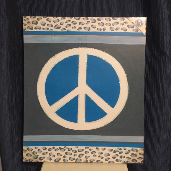 Canvas peace sign painting