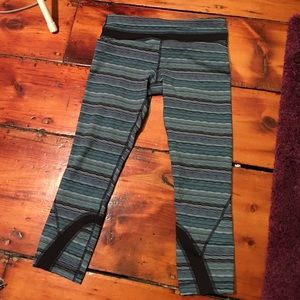 Lululemon running crops