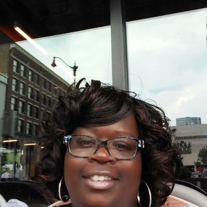 Meet your Posher, Regina