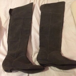 Grey suede/leather boots