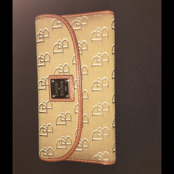Authentic DOONEY logo wallet