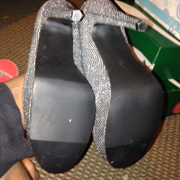 Heels - Picture 3 of 4