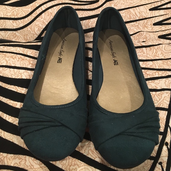 American Eagle Size 8 flats