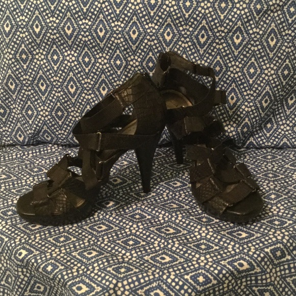 Gianni Bini High Heels