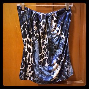 Blue shiny patterned strapless club top