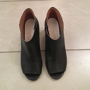 Maison Martin Margiela peep toe booties