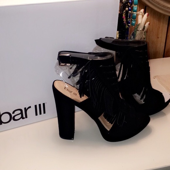 Nero fringe sandal