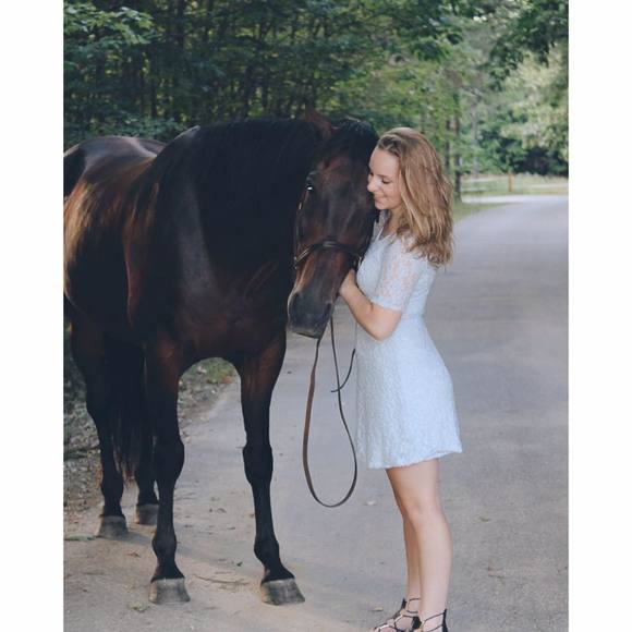 Meet your Posher, Natalee - Picture 1 of 1