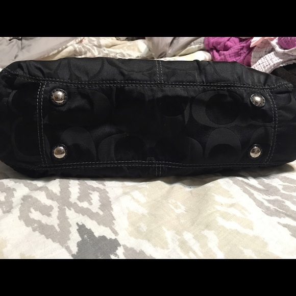 Authentic coach purse - Picture 2 of 3