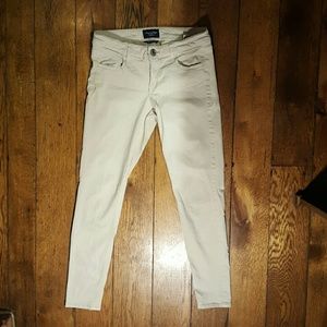AMERICAN EAGLE OUTFITTERS KHAKI