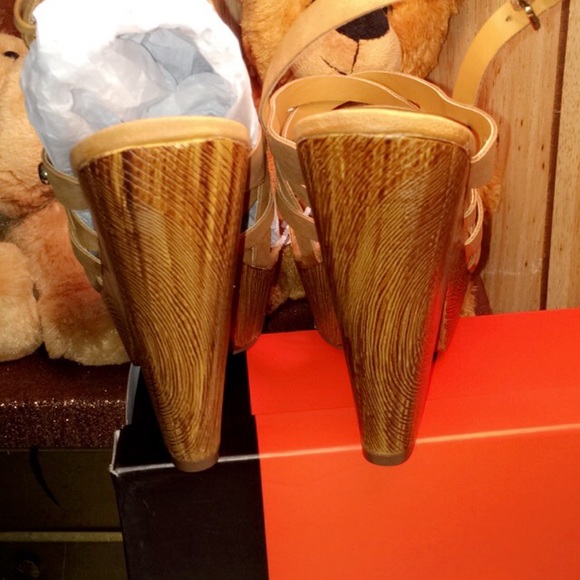 Guess platform! - Picture 2 of 4