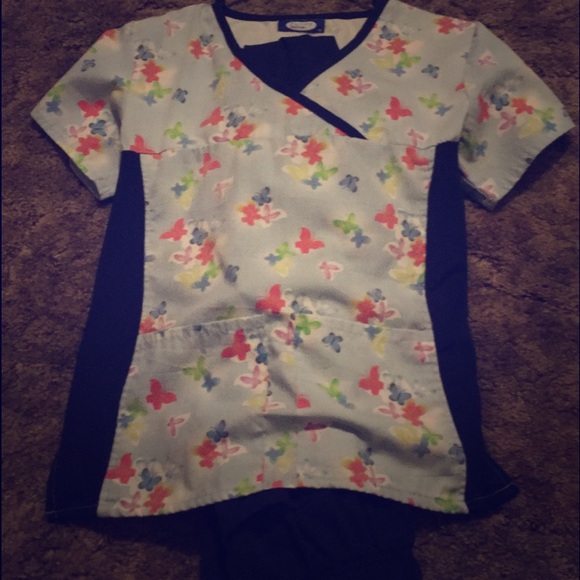 XS Scrubs top and matching bottom - Picture 1 of 1