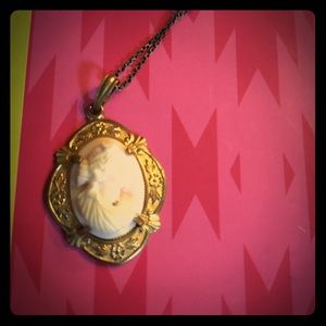 Cameo necklace vintage