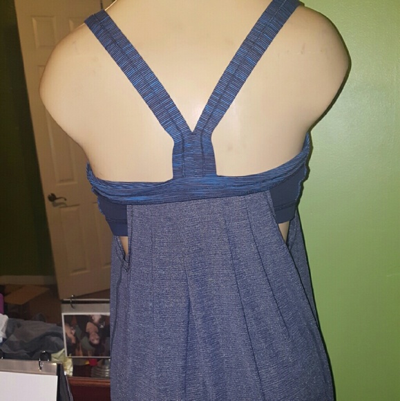 lululemon restless tank 8 - Picture 3 of 3