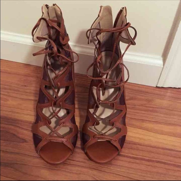 New brown lace heels !