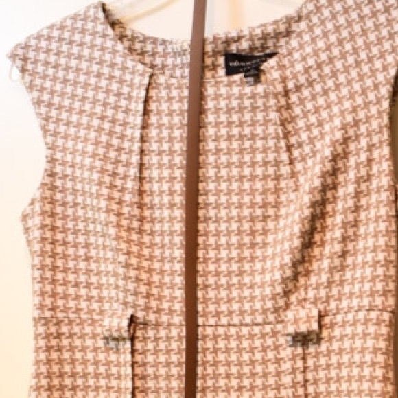 Lovely beige and white dress with belt - Size 12 - Picture 4 of 4