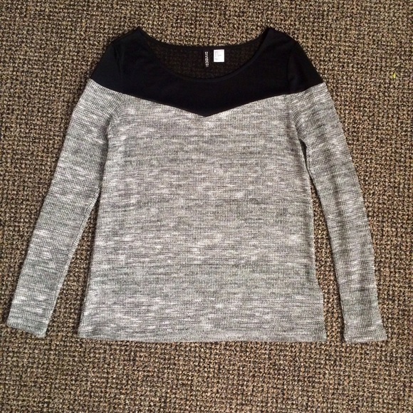 Divided Tops - Long Sleeve Top